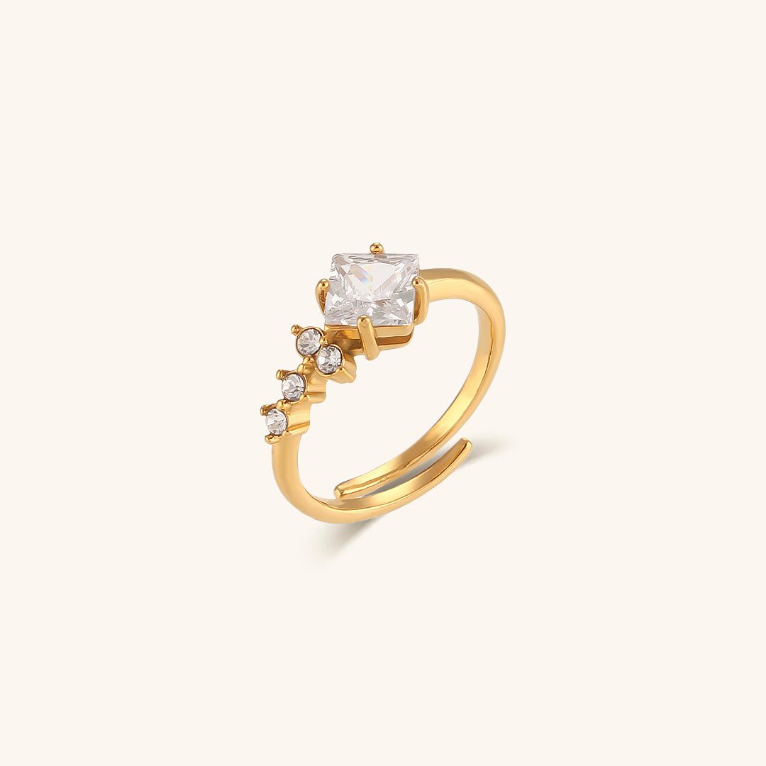 Alaia Sparkling Ring in Gold