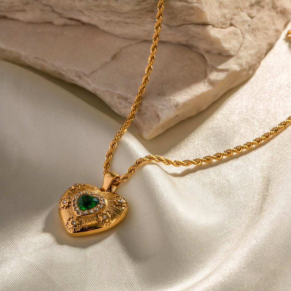 Caelus Heart Necklace in Gold