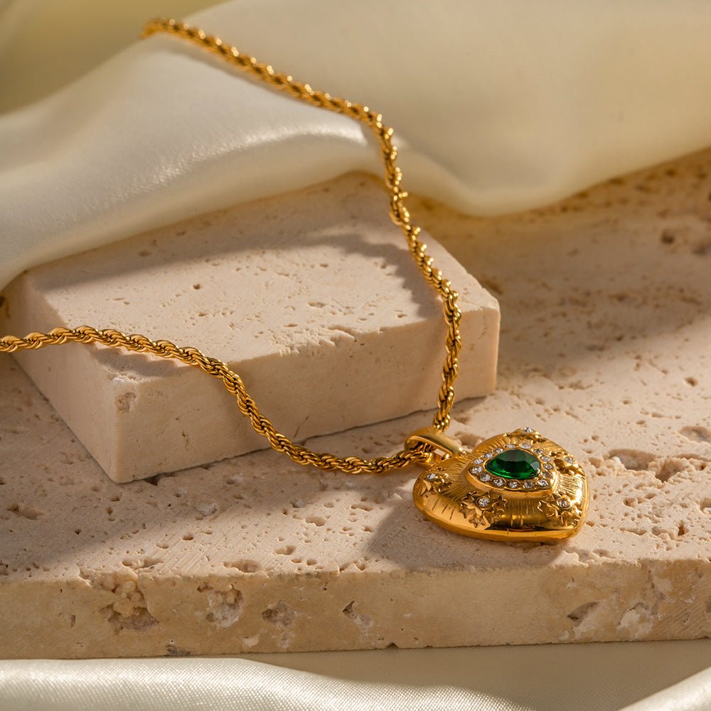 Caelus Heart Necklace in Gold