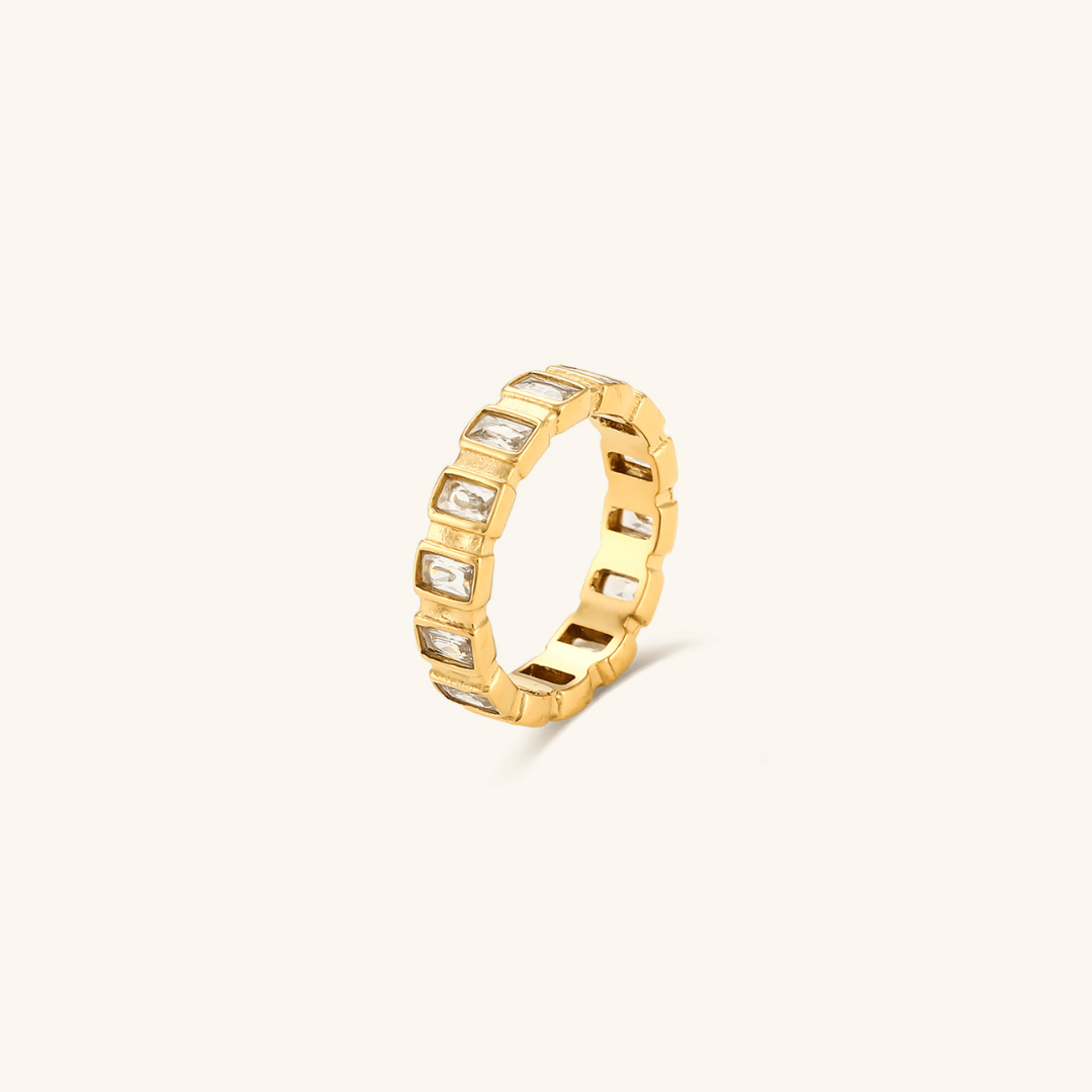 Calla Brilliant Ring in Gold