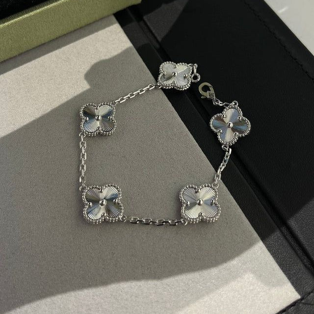 Clover Bracelet in Silver