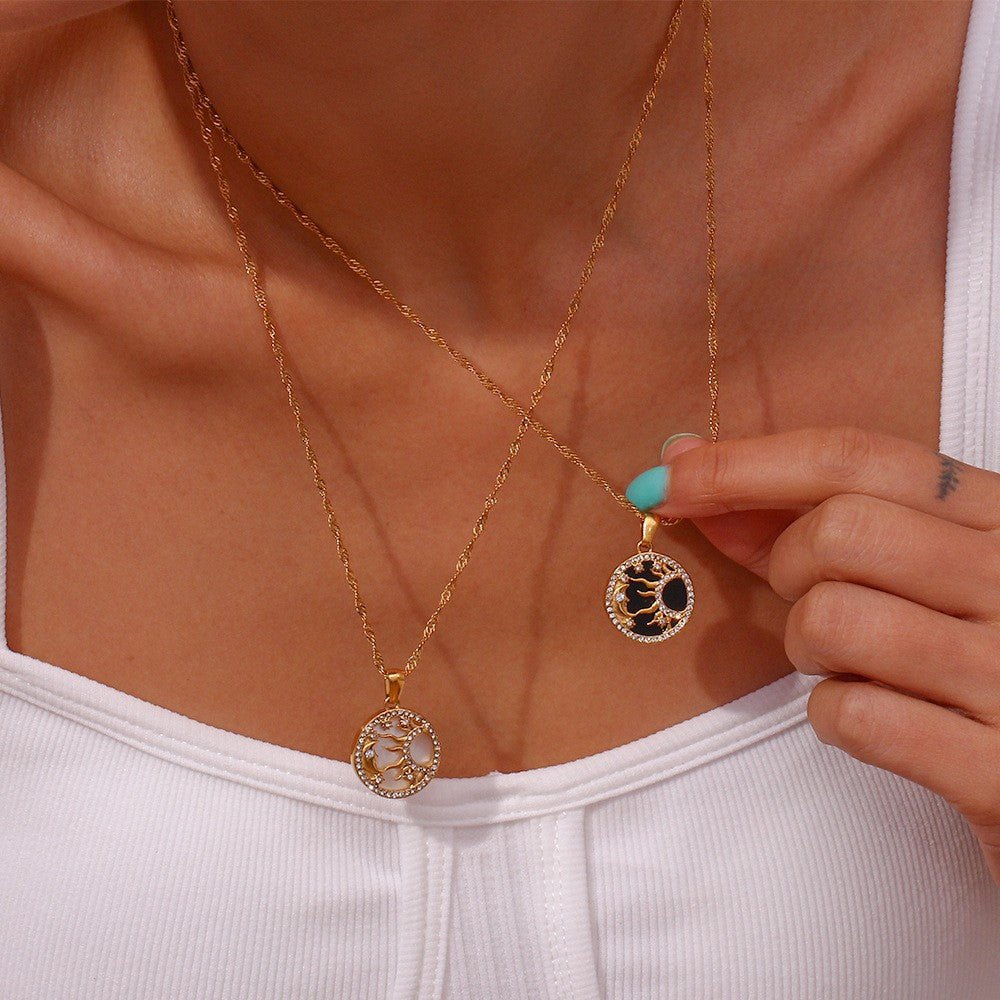 Cosima Cosmos Necklace in Gold