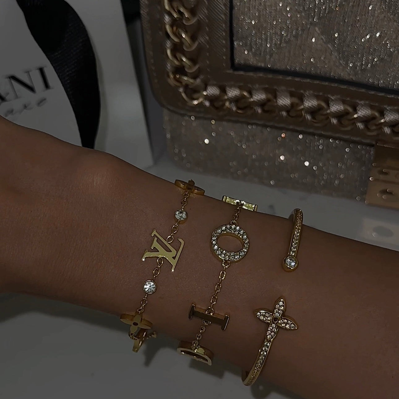 CR Bracelet in Gold