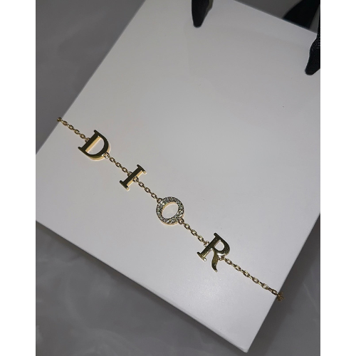 CR Bracelet in Gold