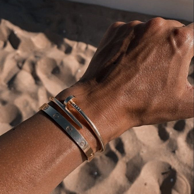 Elegance Nail Bracelet in Gold