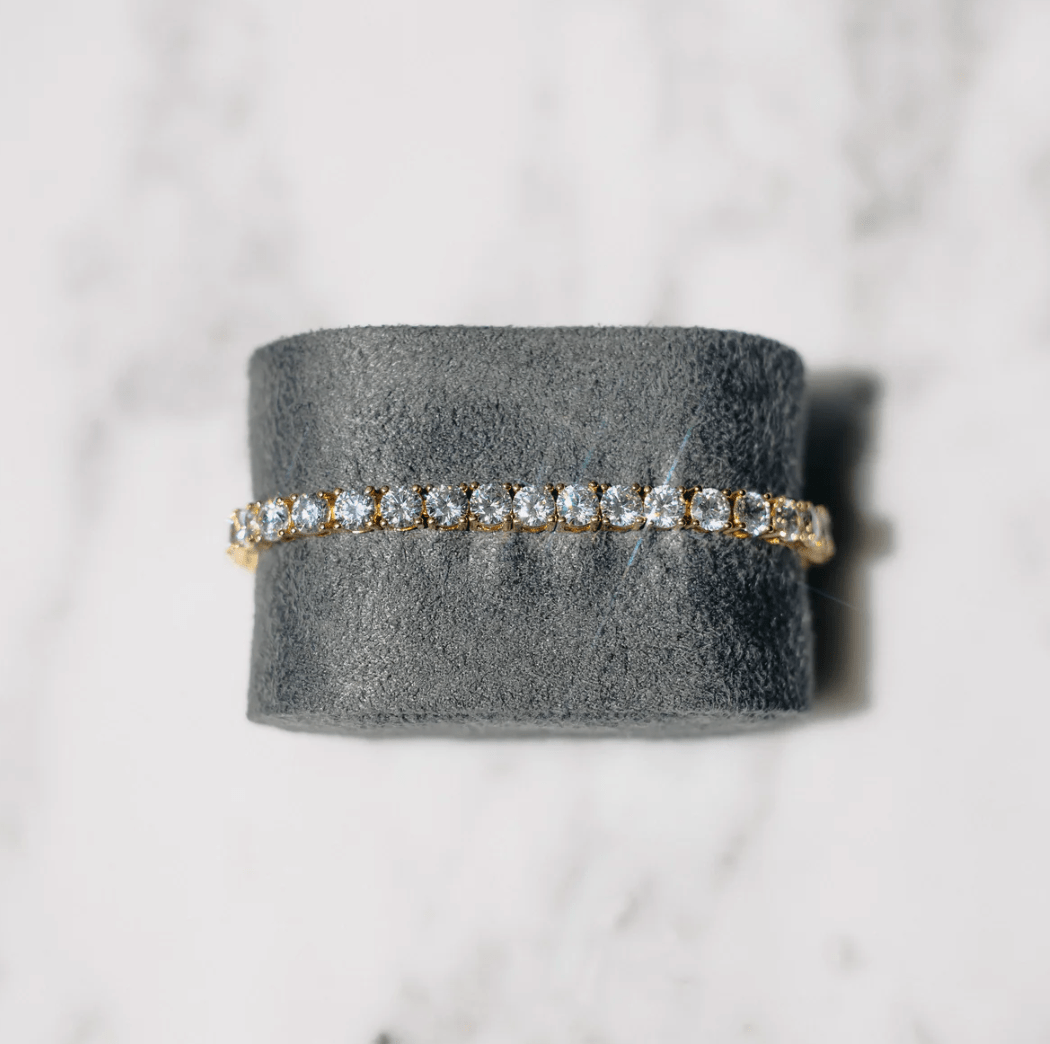 Elegant Tennis Bracelet in Gold