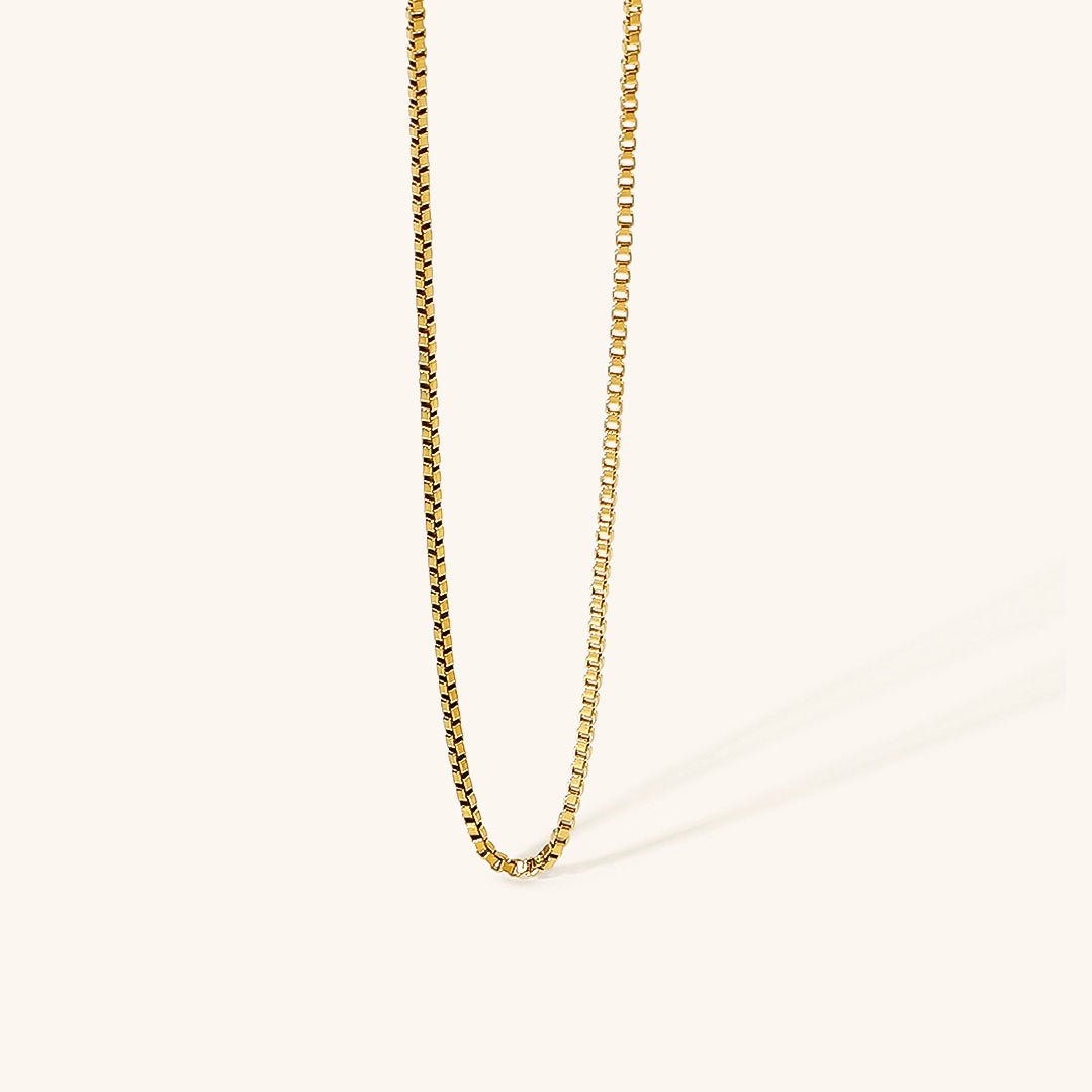Geordyn Square Link Necklace in Gold