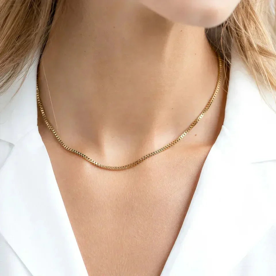 Geordyn Square Link Necklace in Gold