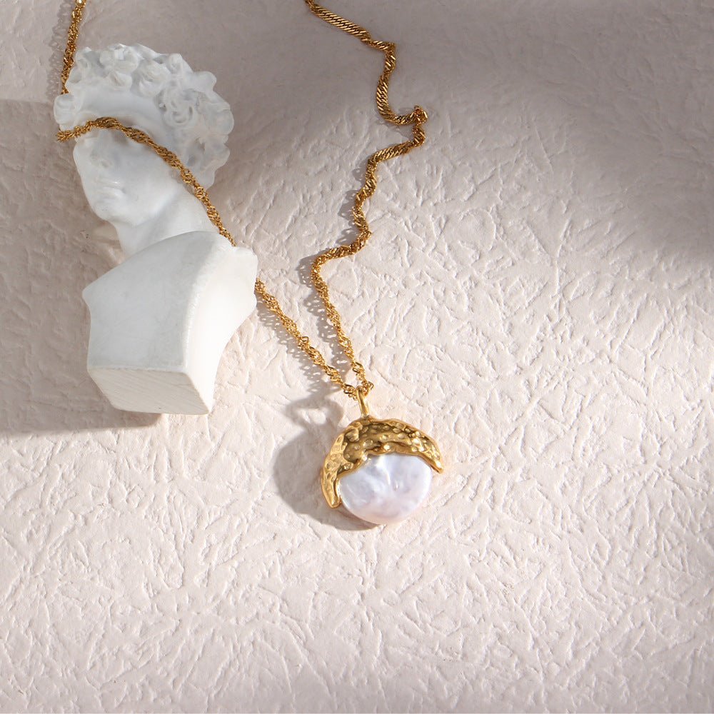 Kimberly Pearl Necklace in Gold