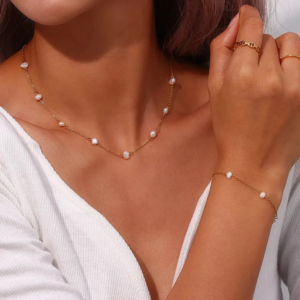 Laney Pearl Necklace in Gold