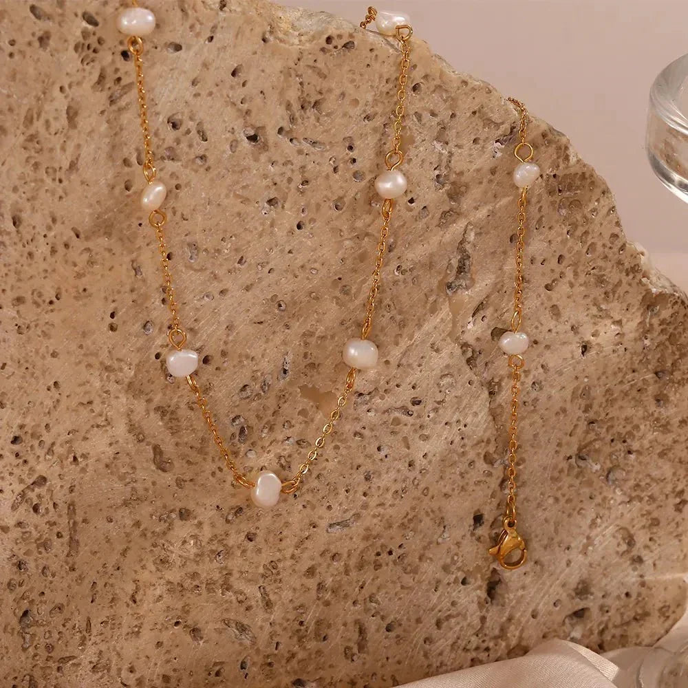 Laney Pearl Necklace in Gold
