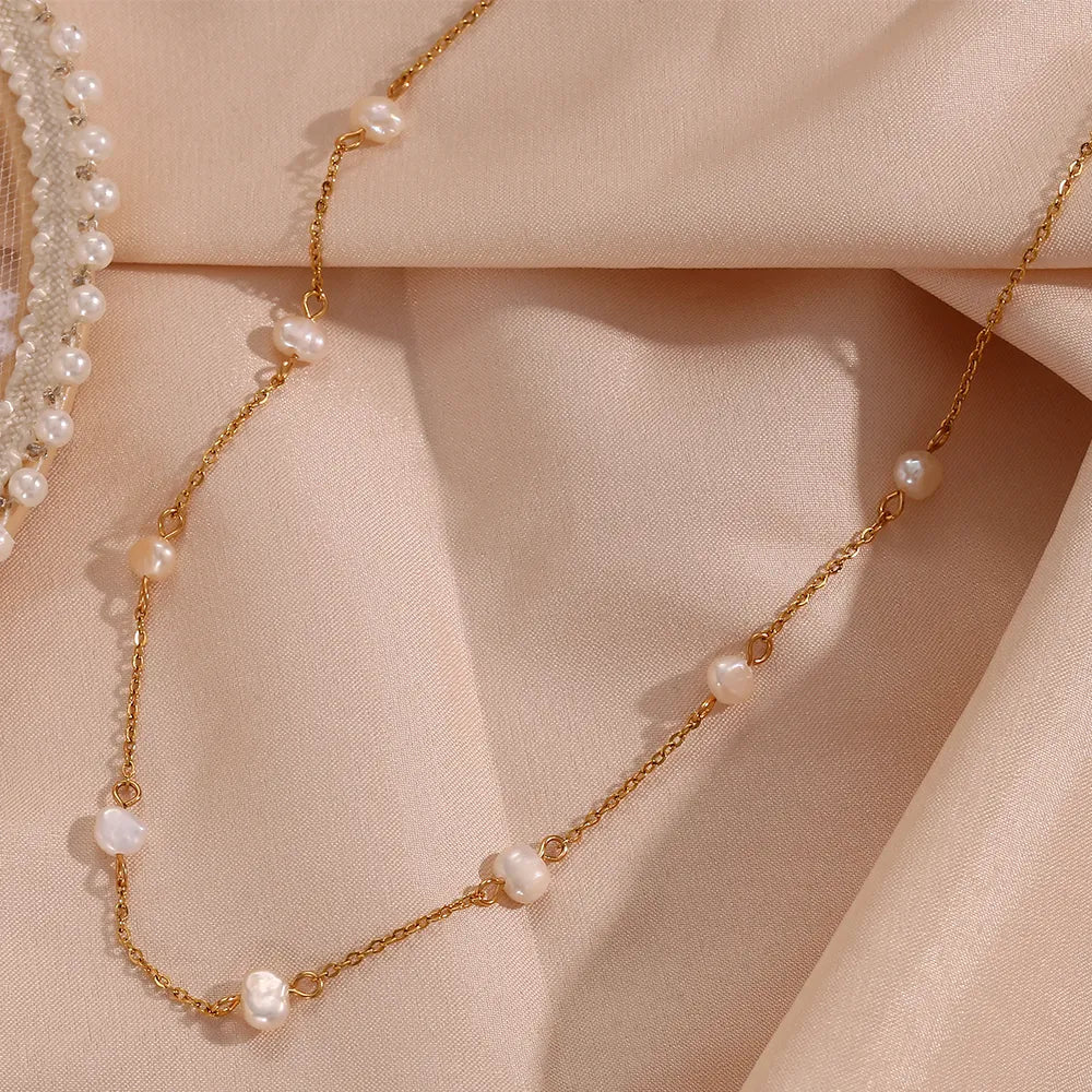 Laney Pearl Necklace in Gold