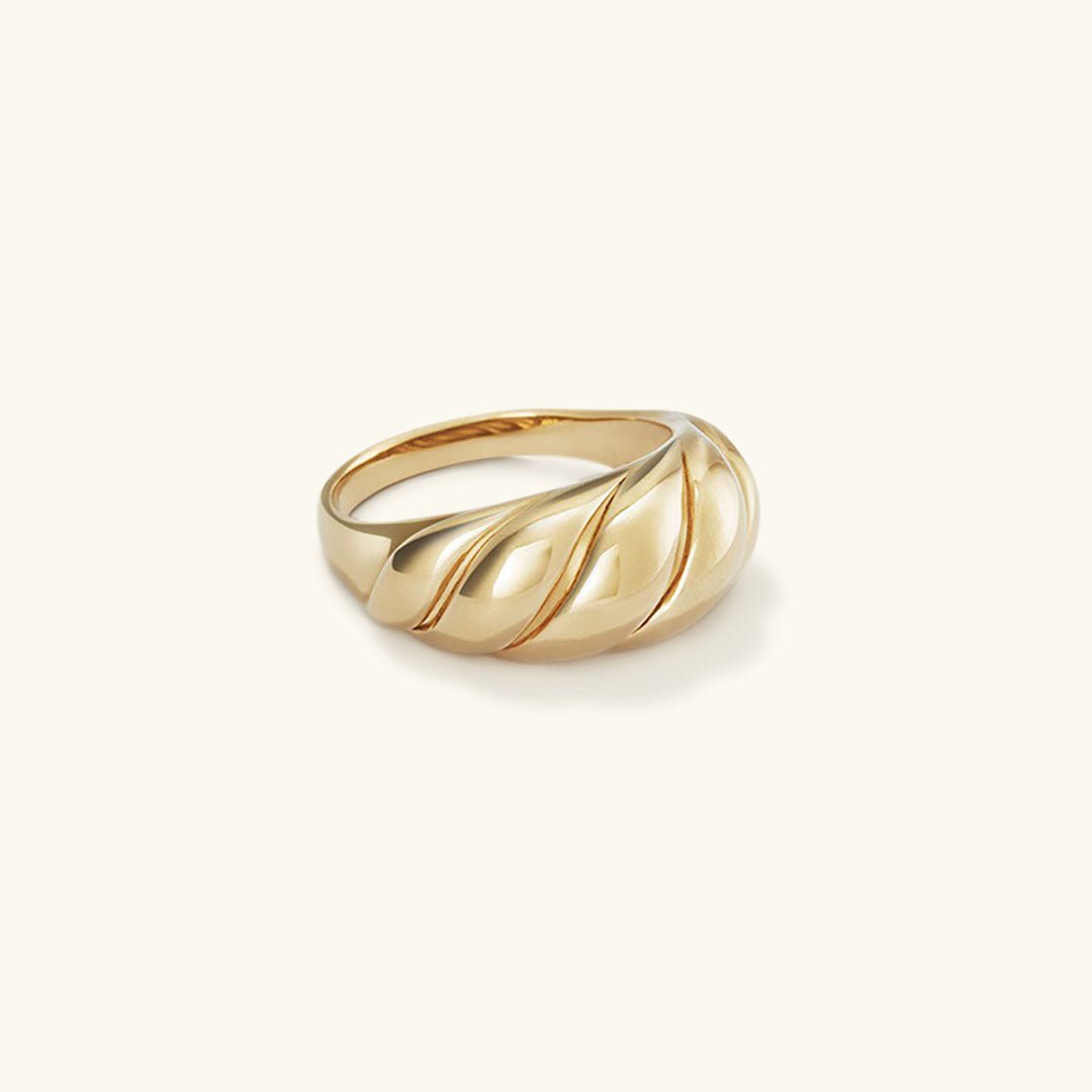 Lorelei Glossy Croissant Ring