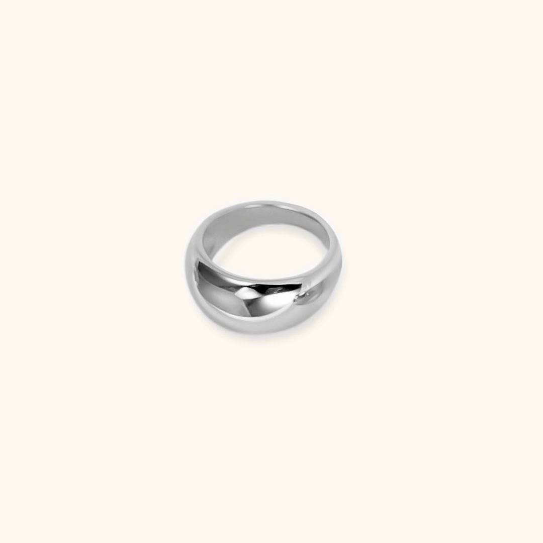 Lyra Smooth Ring