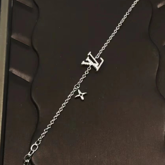 Mesmera Classic Bracelet