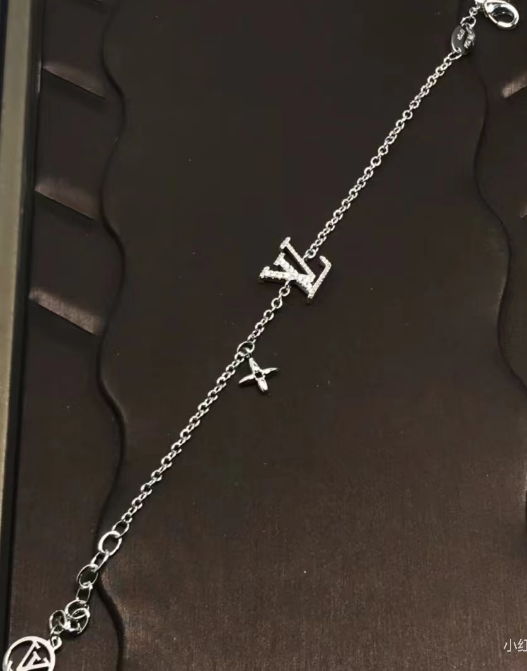 Mesmera Classic Bracelet