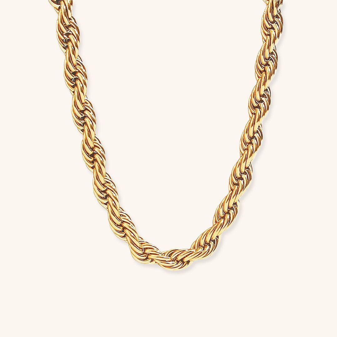 Mila Twisted Necklace in Gold