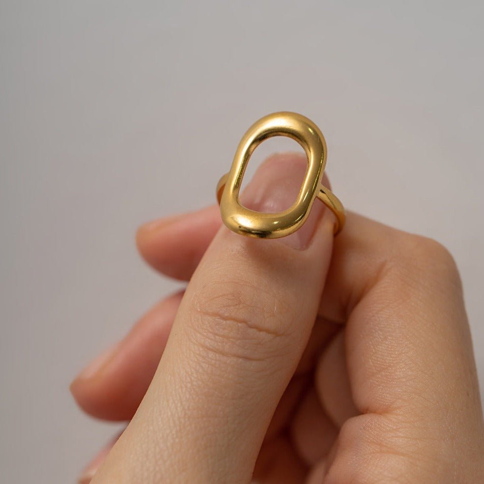 Noelle Irregular Ring in Gold