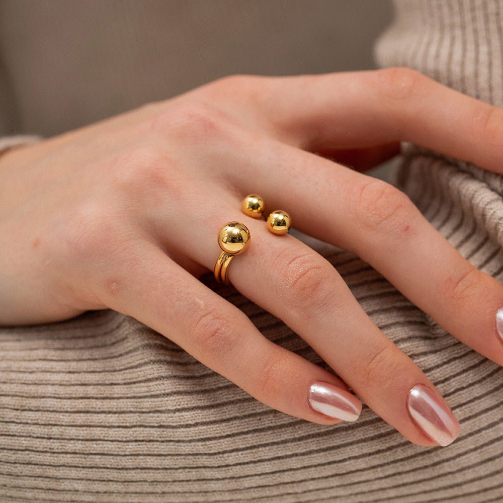 Plutos Orbit Ring in Gold
