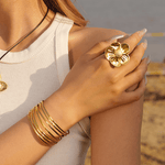 Saisore Flower Ring in Gold