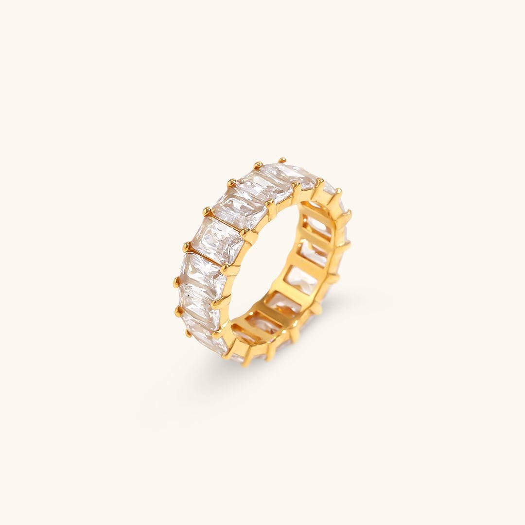 Sanna Diamond Ring in Gold