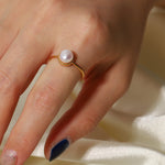 Solis Pearl Ring in Gold