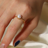 Solis Pearl Ring in Gold