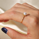 Solis Pearl Ring in Gold