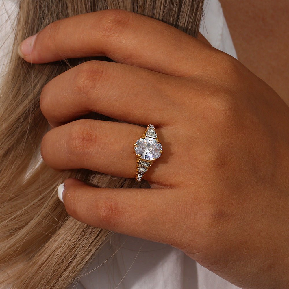 Syllia Diamond Ring in Gold
