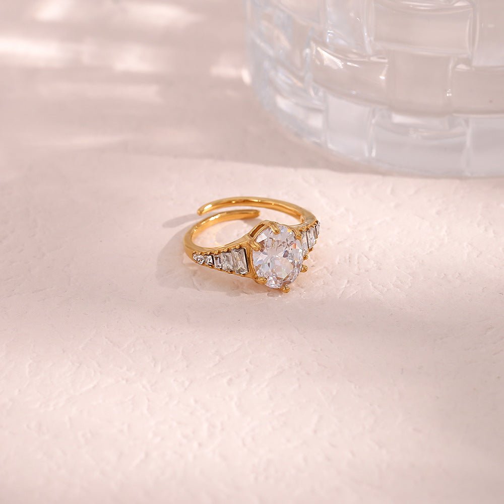 Syllia Diamond Ring in Gold