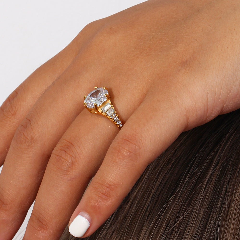 Syllia Diamond Ring in Gold