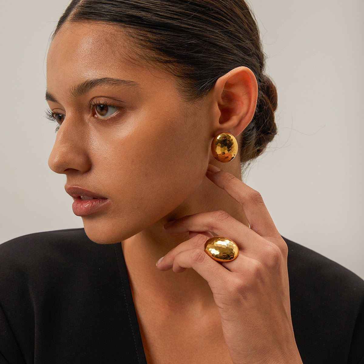 Thora Hammered Ring in Gold