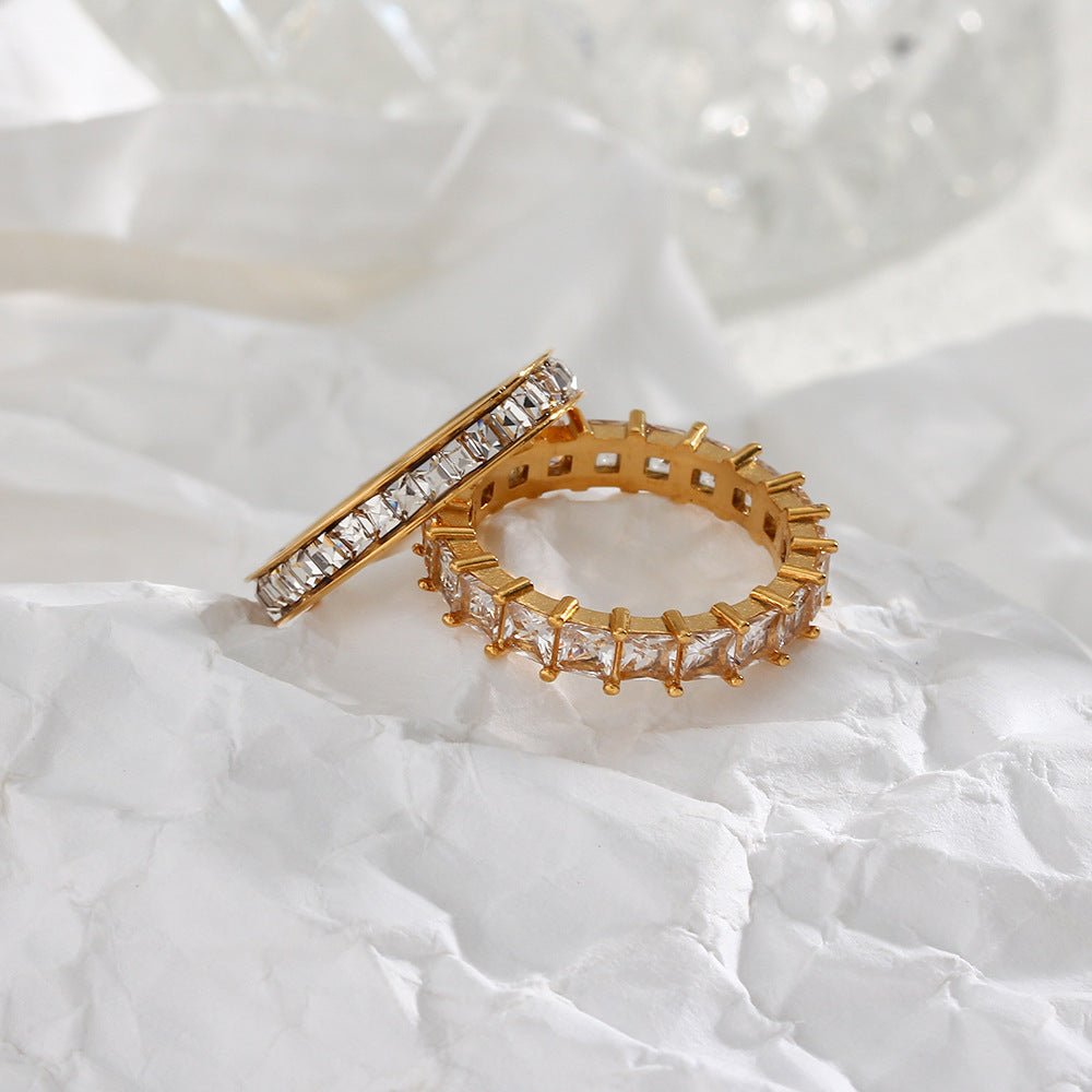 Unna Minimalist Ring in Gold