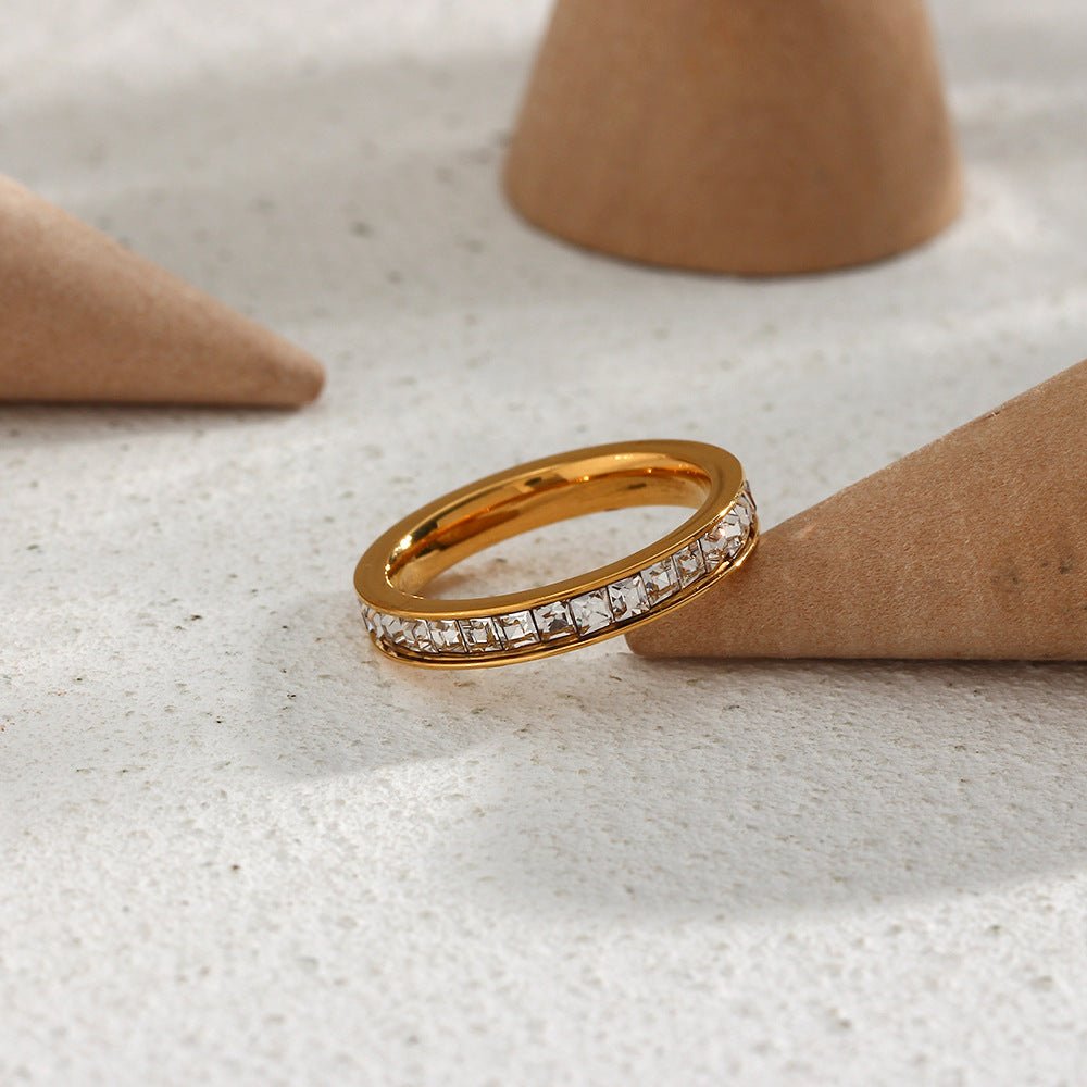Unna Minimalist Ring in Gold