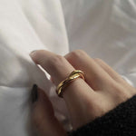 Viola Twisted Ring in Gold