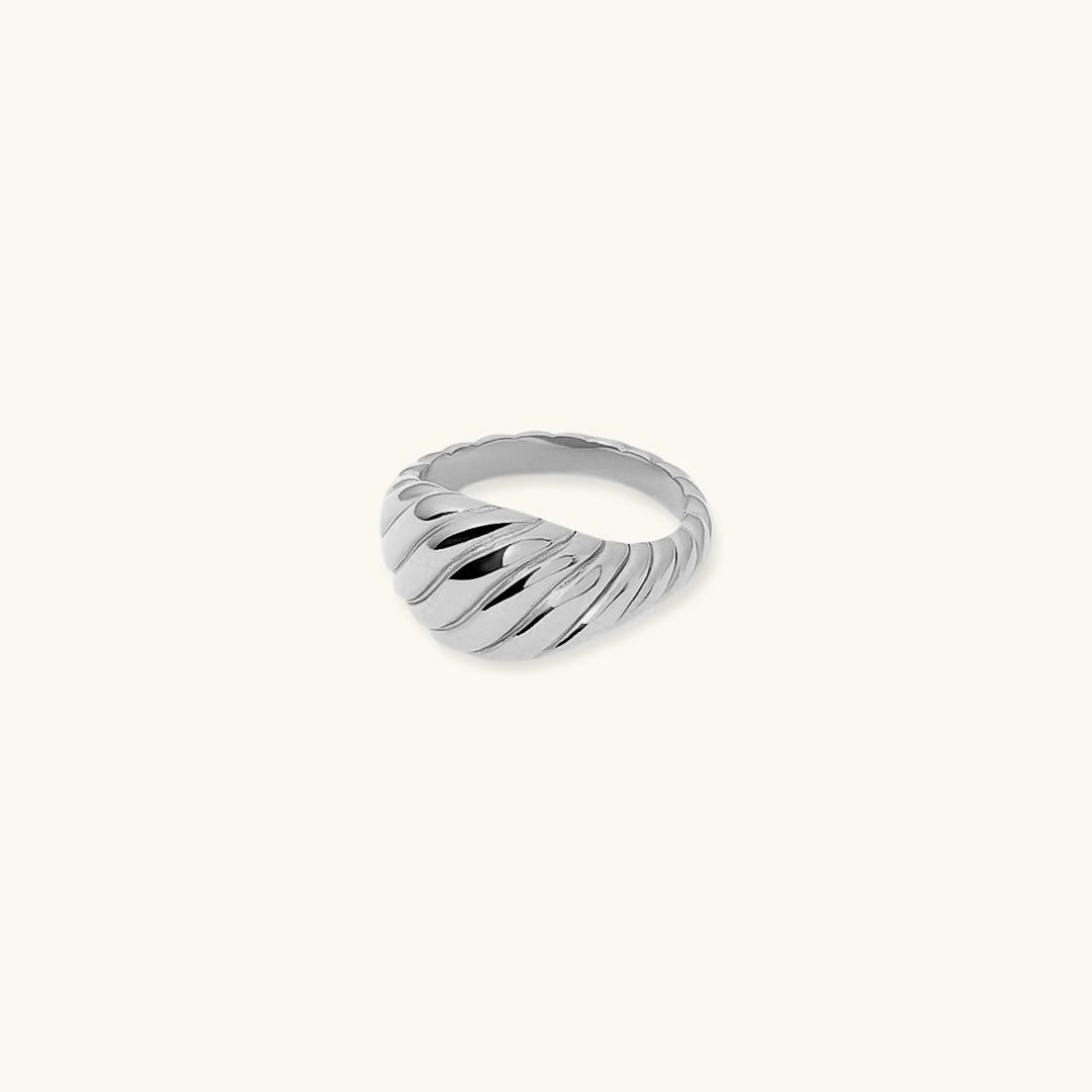 Ylenna Statement Croissant Ring